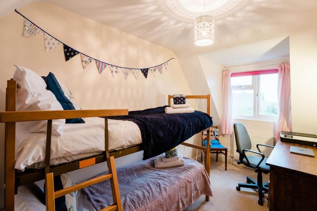 Spacious Home, Minutes Fom The Beach, Free Parking, Large Garden Area, Pets Welcome! Whitstable Exterior photo